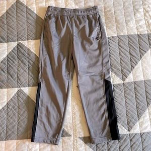 Boys size 5 fleece lined Under Armour Pants